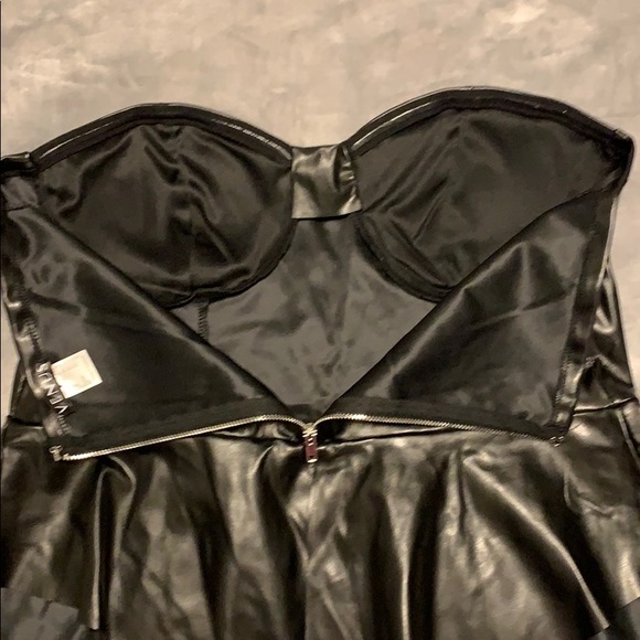 NWOT VENUS FAUX BLACK LEATHER STRAPLESS TOP - Picture 6 of 8